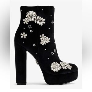 Express NWT black rhinestone embellished platform ankle boots